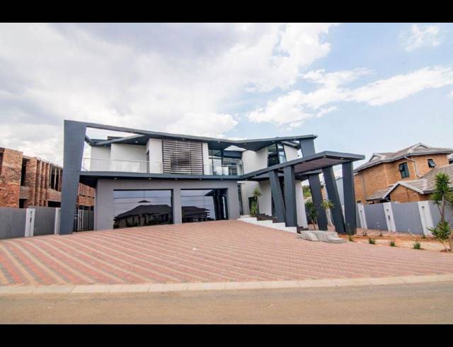 5 BEDROOM HOUSE SOLD IN MEYERSDAL ECO ESTATE